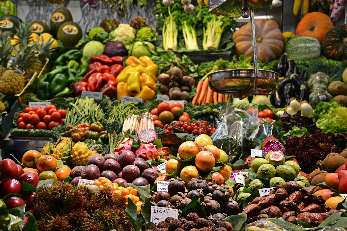 Anti-fog bags for fresh produce